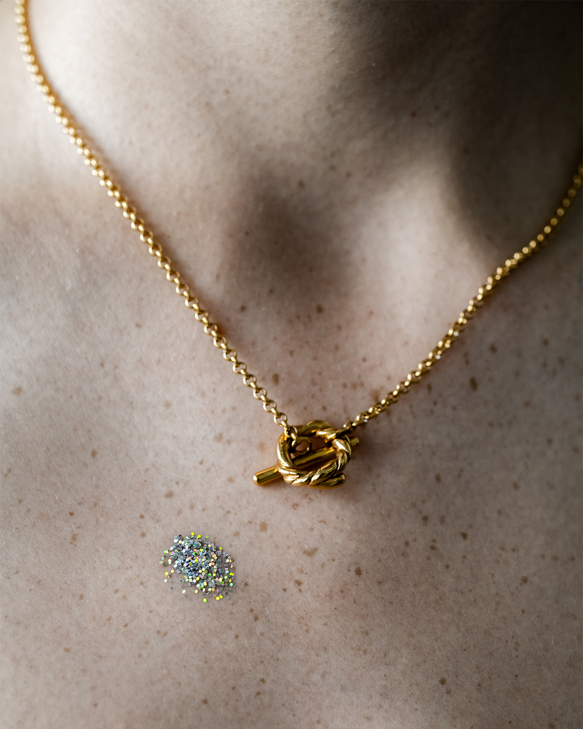 Pokeweed Necklace / Gold
