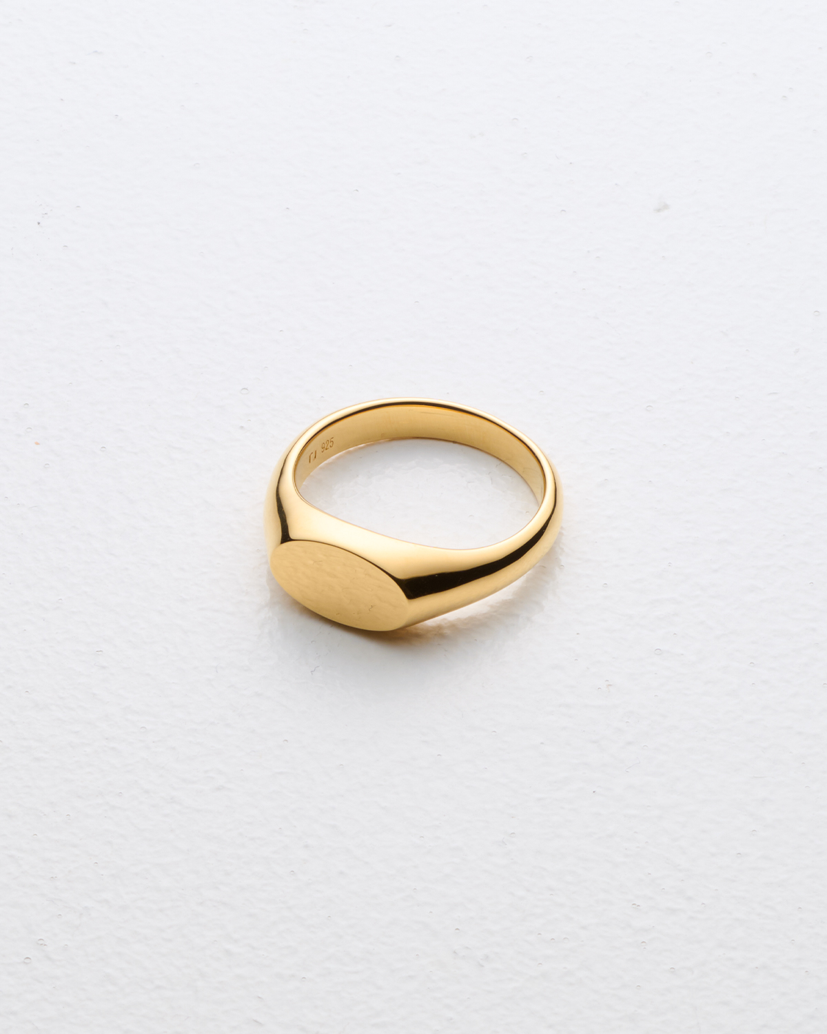 Ellipse Signet Ring